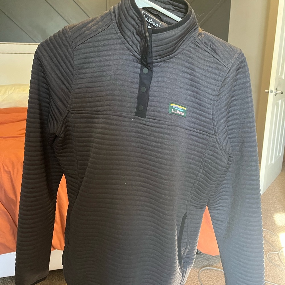 LL Bean Airlight knit pullover